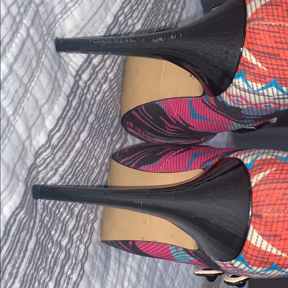 Heels - Picture 3 of 3